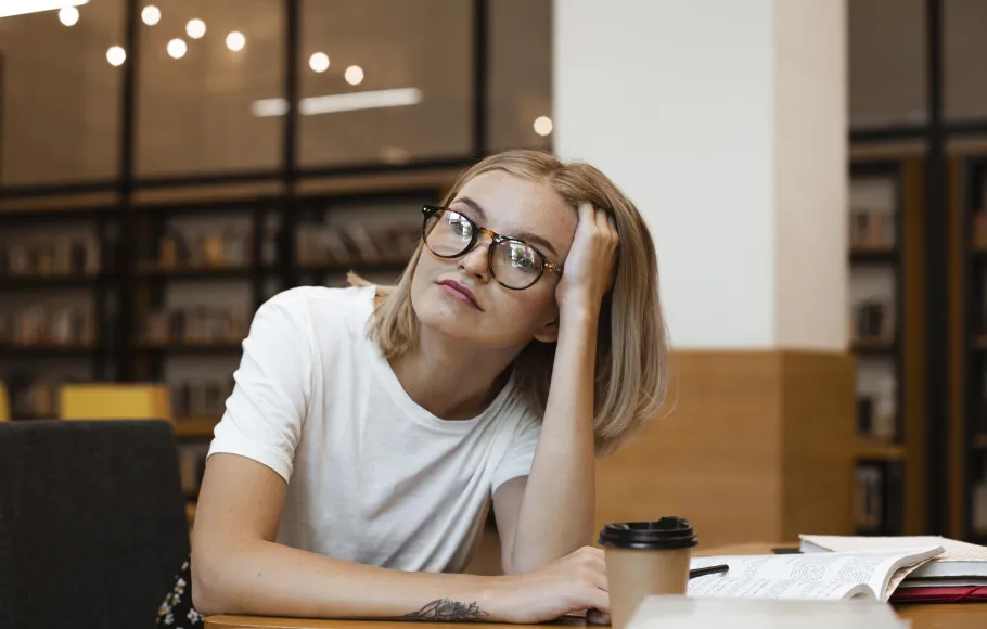 ung kvinnlig student