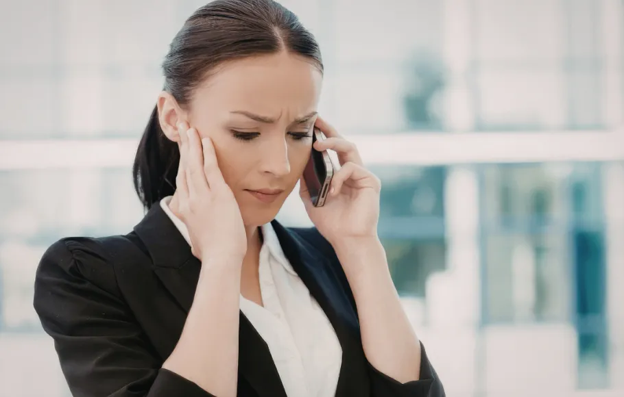 orolig på telefon