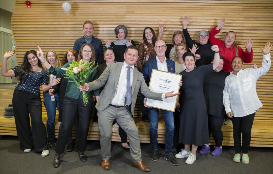 Främre raden från vänster: Elisabeth Carle, HR-direktör, Victor Kilén, stadsdirektör, Mats Gerdau, kommunstyrelsens ordförande, Johanna Lund...