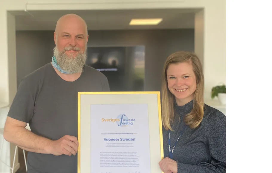 På bilden från vänster: Ragnar Aspenes Health & Safety Engineer och Karin Andersson Health & Safety Coordinator Sweden