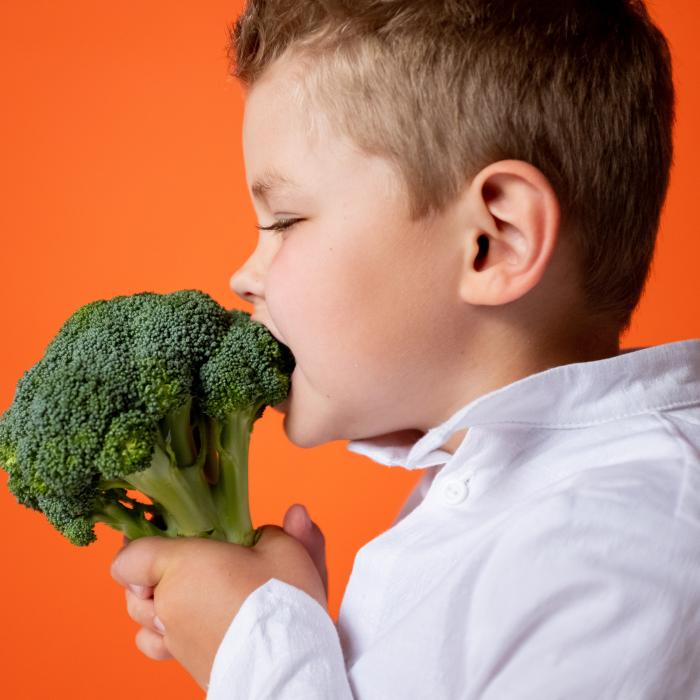 barn äter broccoli